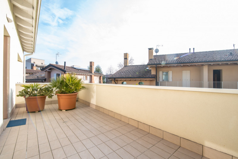 Situata in una zona strategica ma tranquilla di Montegrotto Terme, al confine con Abano, proponia...