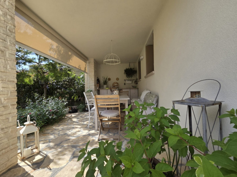 Situata in una zona strategica ma tranquilla di Montegrotto Terme, al confine con Abano, proponia...