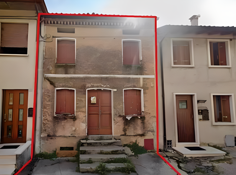 VILLA IN ASTA, VIA ROMOLO, R. MAZZACAVALLO, C. DEL CENGIO (VI)

Si propone il diritto di piena pr...