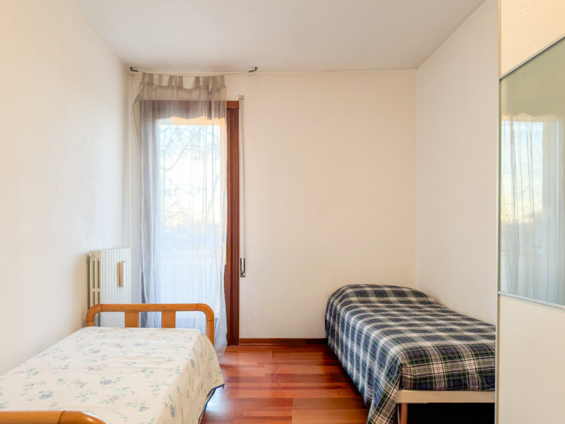 (Per INFO Roberto 3453195338) Scopri quest'affascinante casa bifamiliare situata nel cuore di Fon...