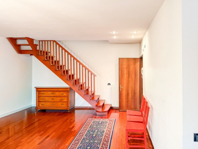 (Per INFO Roberto 3453195338) Scopri questa affascinante casa bifamiliare situata nel cuore di Fo...