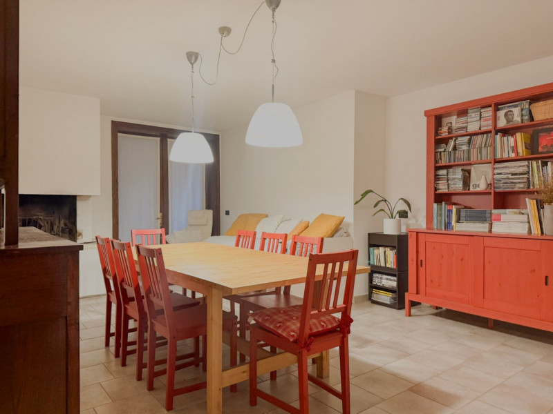 (Per INFO Roberto 3453195338) Scopri questa affascinante casa bifamiliare situata nel cuore di Fo...