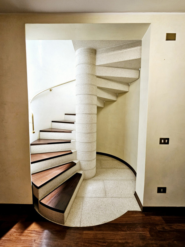 A Baone, proponiamo in vendita splendida porzione di bifamiliare, che rappresenta un'opportunità ...