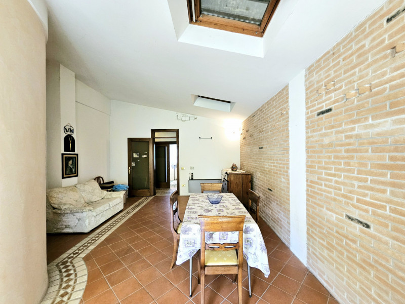 A Baone, proponiamo in vendita splendida porzione di bifamiliare, che rappresenta un'opportunità ...