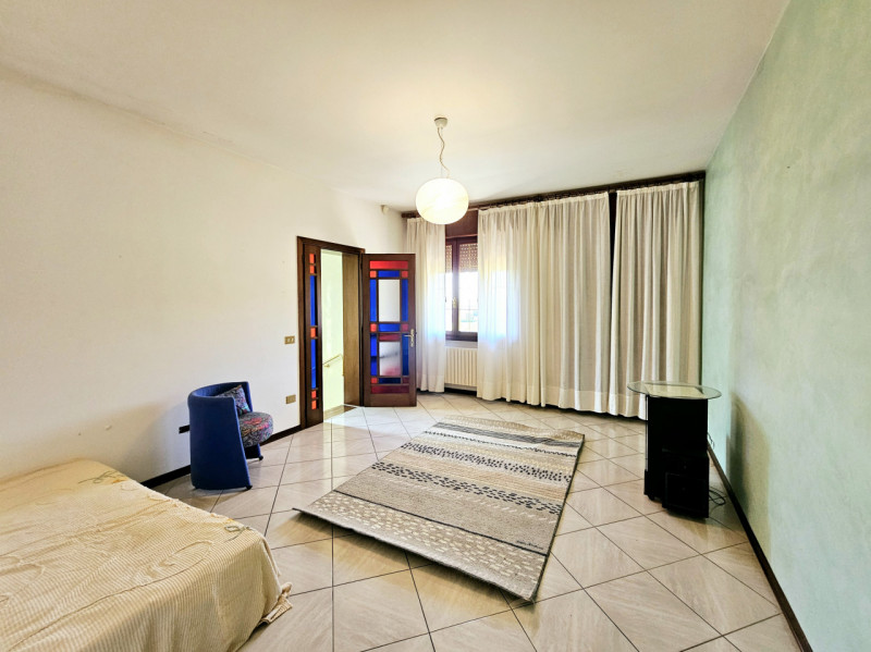 A Baone, proponiamo in vendita splendida porzione di bifamiliare, che rappresenta un'opportunità ...