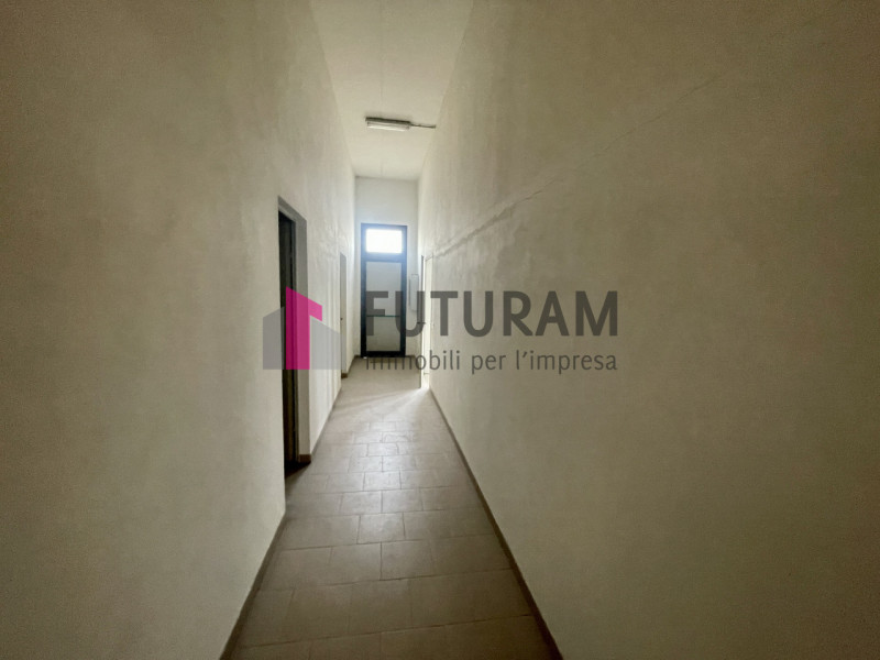 RIF: 121NM - MONTEGROTTO (PD) - PER INFO 340 335 8378 - 0444/310220

Propongo in vendita un compl...