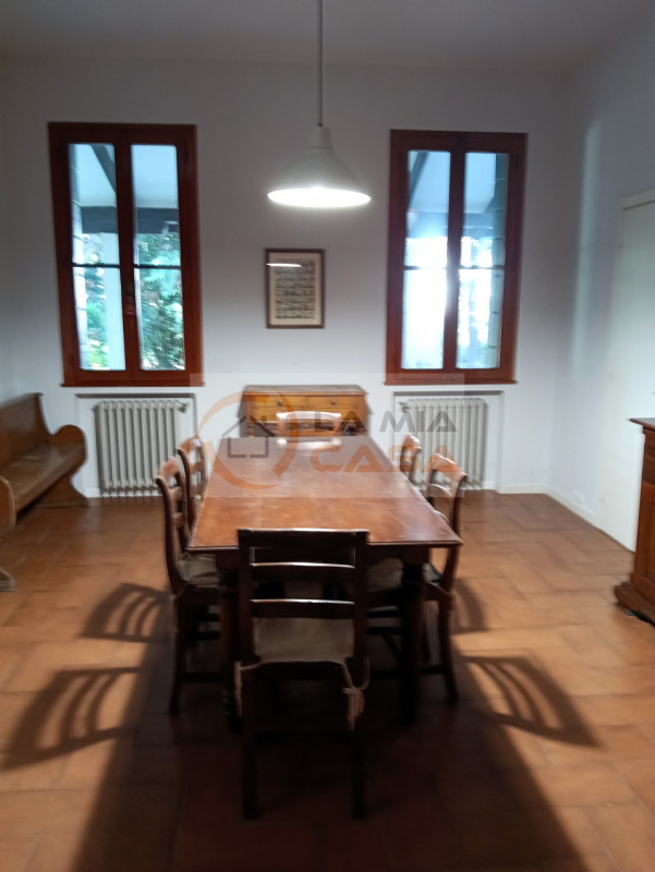 CAMPONOGARA loc. Prozzolo: Situata nel cuore della tranquilla zona di Prozzolo, questa affascinan...