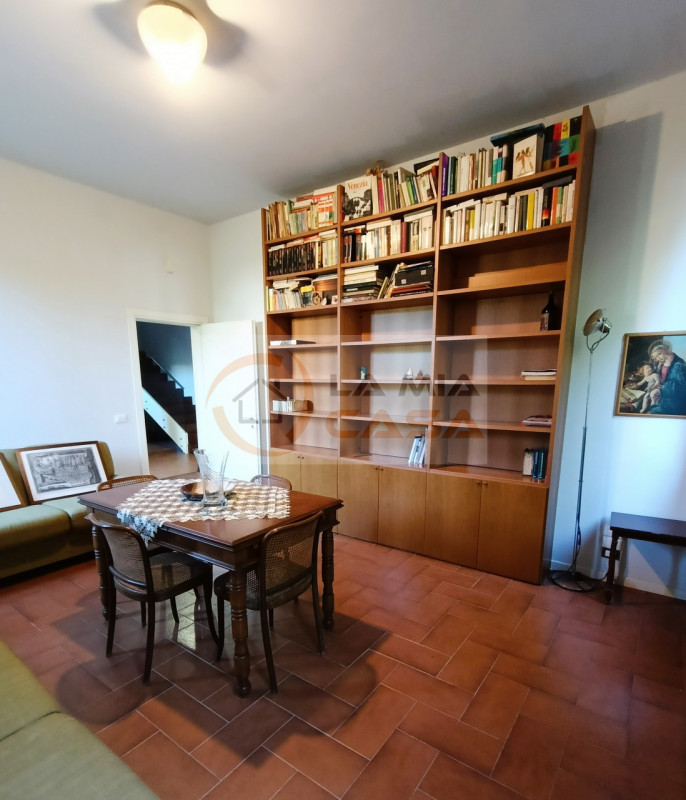 CAMPONOGARA loc. Prozzolo: Situata nel cuore della tranquilla zona di Prozzolo, questa affascinan...