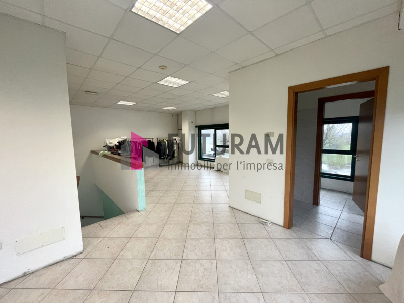 RIF: 199NM - TERRASSA PADOVANA (PD) - PER INFO 340 335 8378 - 0444/310220

Propongo in vendita un...