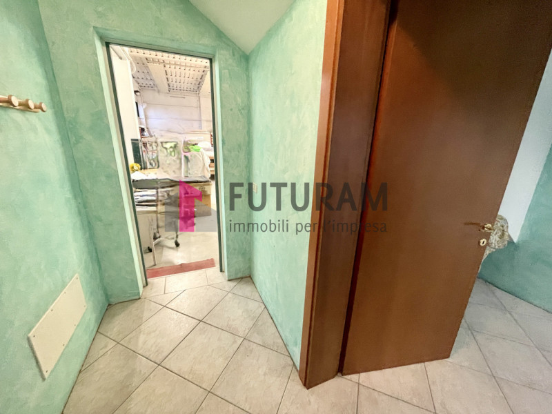 RIF: 199NM - TERRASSA PADOVANA (PD) - PER INFO 340 335 8378 - 0444/310220

Propongo in vendita un...