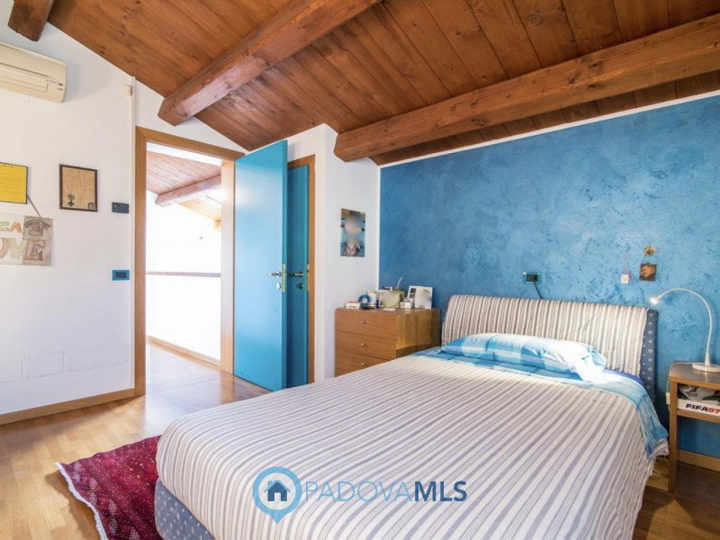 Immobile in esclusiva al Gruppo Padova MLS

Immobile in esclusiva al Gruppo Padova MLS
Villa sing...