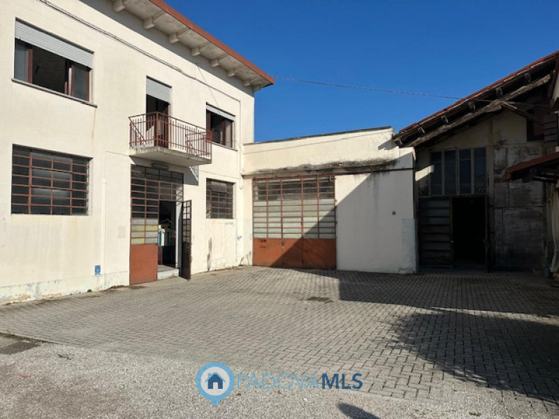 Immobile in esclusiva al Gruppo Padova MLS.
Scopri questa straordinaria opportunità di investimen...