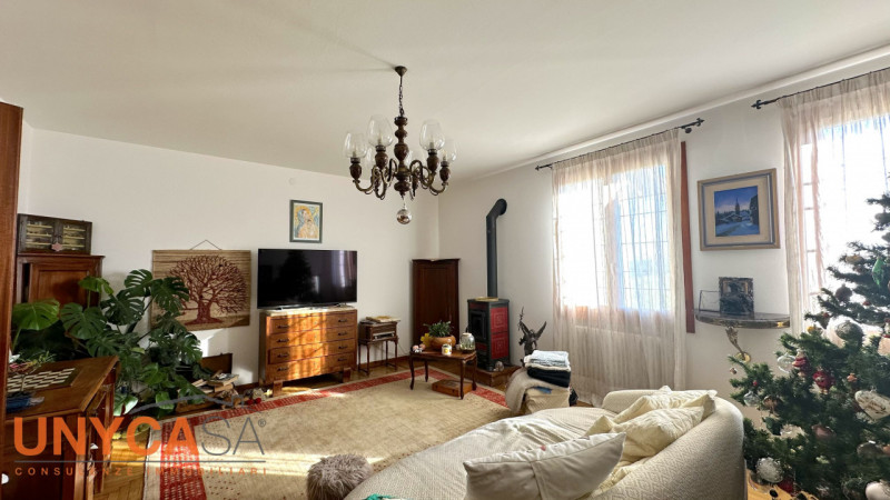 Casa singola situata nel cuore di Selvazzano Dentro, in una delle zone più ricercate. L'immobile ...