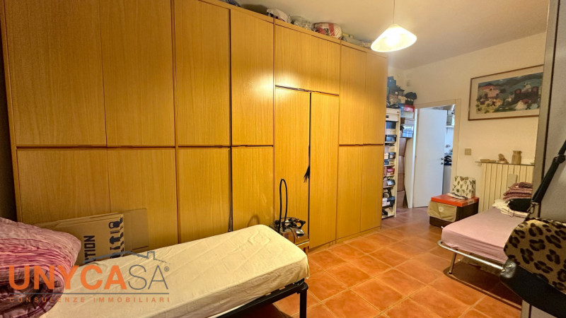 Casa singola situata nel cuore di Selvazzano Dentro, in una delle zone più ricercate. L'immobile ...