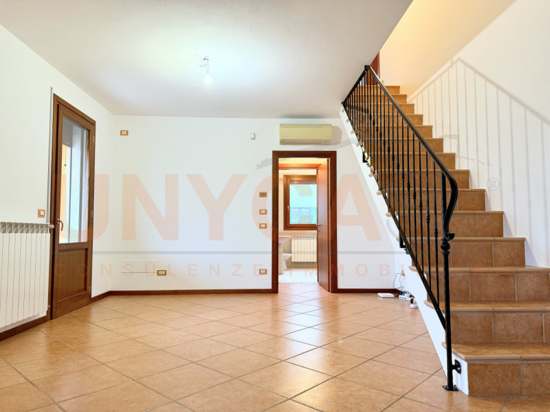 MESTRINO: in una tranquilla e curata zona residenziale di Mestrino, proponiamo in vendita un affa...