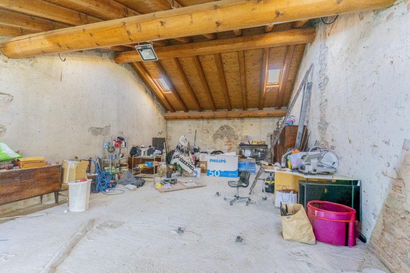 In un contesto intimo e riservato, dove il tempo sembra rallentare e la natura diventa parte dell...