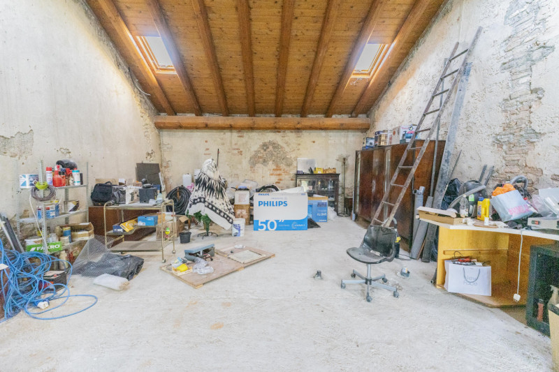 In un contesto intimo e riservato, dove il tempo sembra rallentare e la natura diventa parte dell...