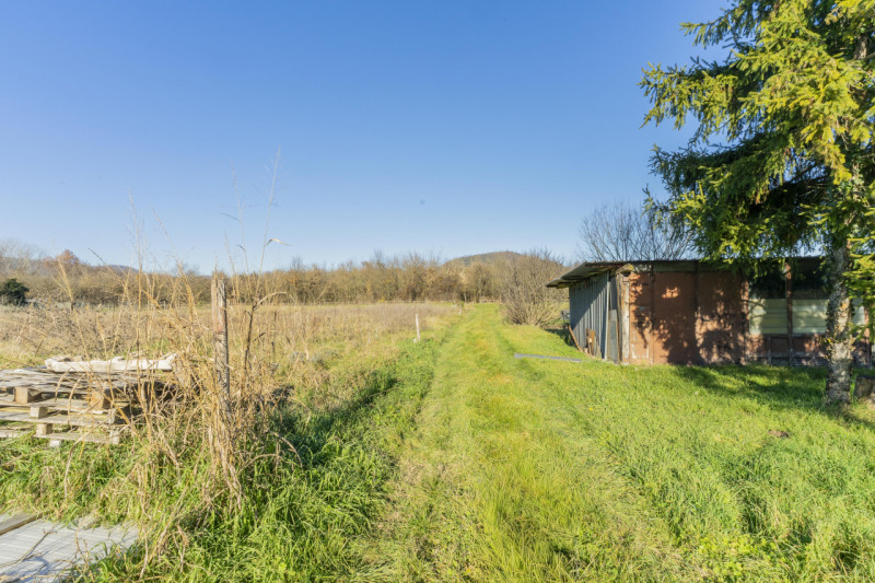 In un contesto intimo e riservato, dove il tempo sembra rallentare e la natura diventa parte dell...