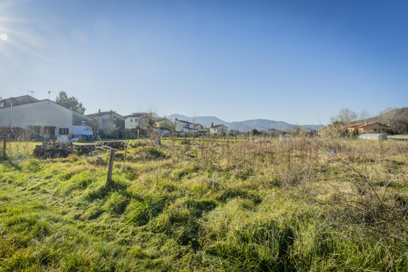 In un contesto intimo e riservato, dove il tempo sembra rallentare e la natura diventa parte dell...