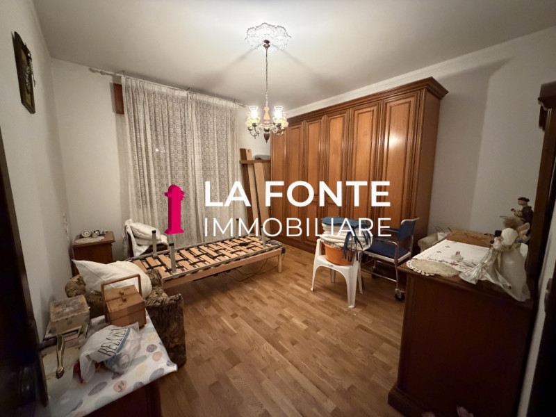 TORRE Spaziosa PORZ.NE di BIF.RE di circa 300 mq. L’immobile è ideale per famiglie numerose o chi...