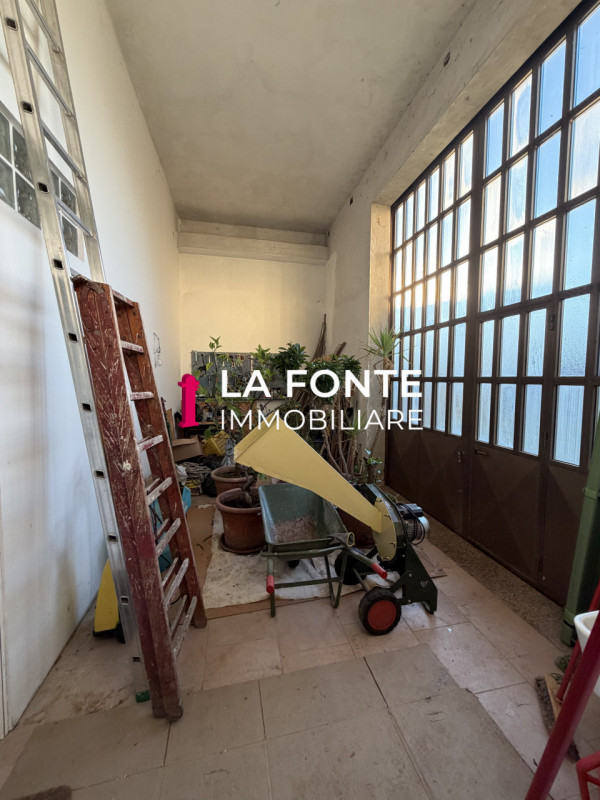 TORRE Spaziosa PORZ.NE di BIF.RE di circa 300 mq. L’immobile è ideale per famiglie numerose o chi...