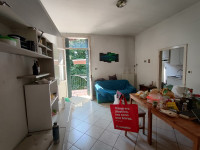 Proponiamo in vendita un ampio appartamento quadrilocale di circa 110 mq situato al primo piano d...