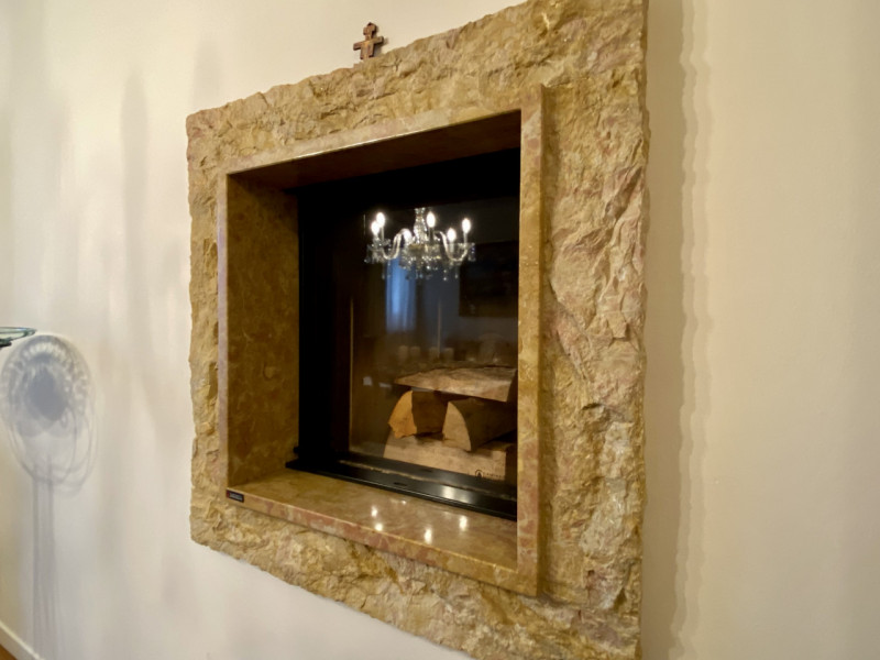 A Dueville, in una zona residenziale centrale, tranquilla e ben servita, proponiamo in vendita un...