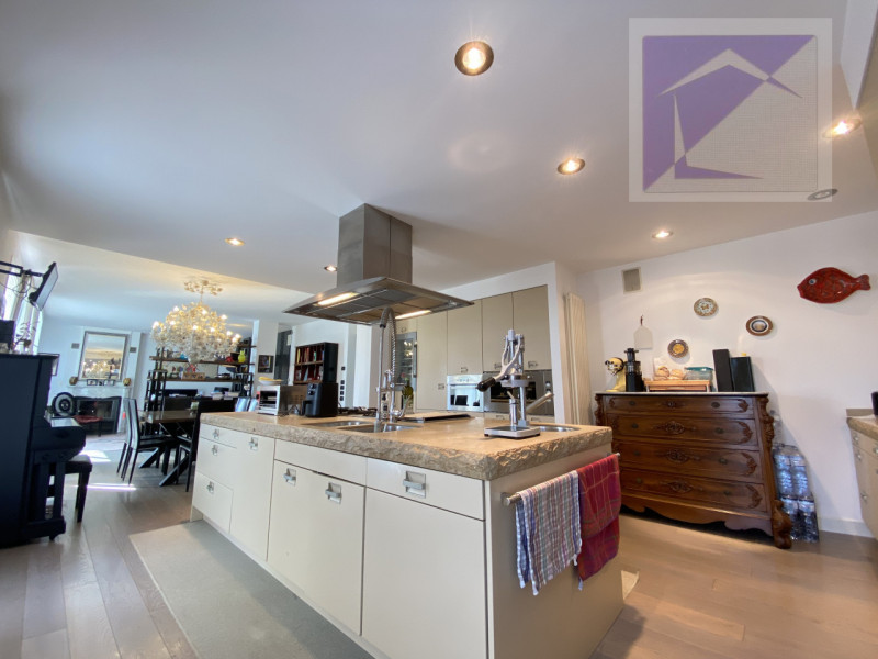 Immersa nella quiete della campagna, a soli 3 minuti dal centro di Santa Giustina in Colle, propo...