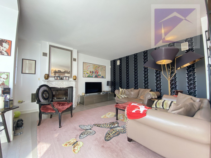 Immersa nella quiete della campagna, a soli 3 minuti dal centro di Santa Giustina in Colle, propo...