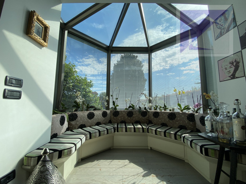 Immersa nella quiete della campagna, a soli 3 minuti dal centro di Santa Giustina in Colle, propo...