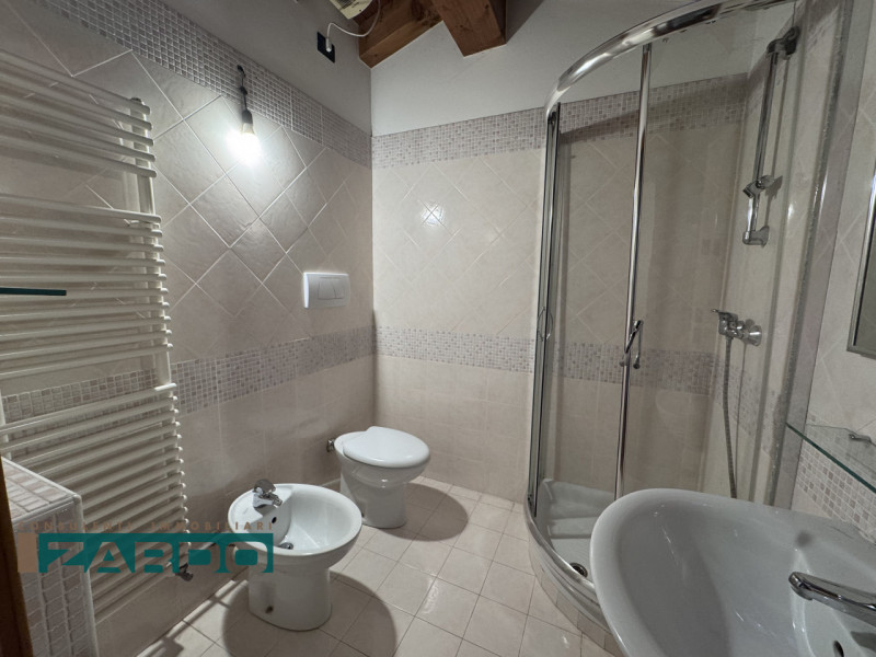 Rif. A-315 (per info 3409172184 | Nicolò)

Scoprite un'opportunità unica di vivere nella tranquil...