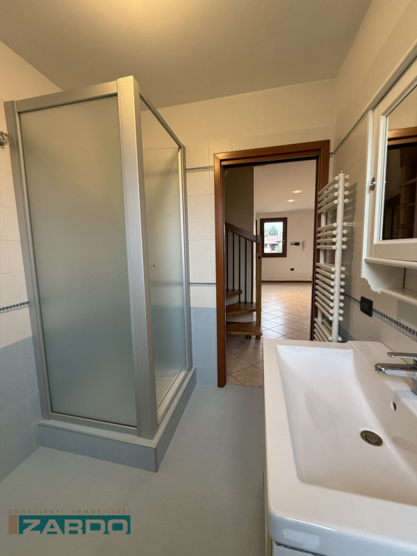 Rif. A-315 (per info 3409172184 | Nicolò)

Scoprite un'opportunità unica di vivere nella tranquil...