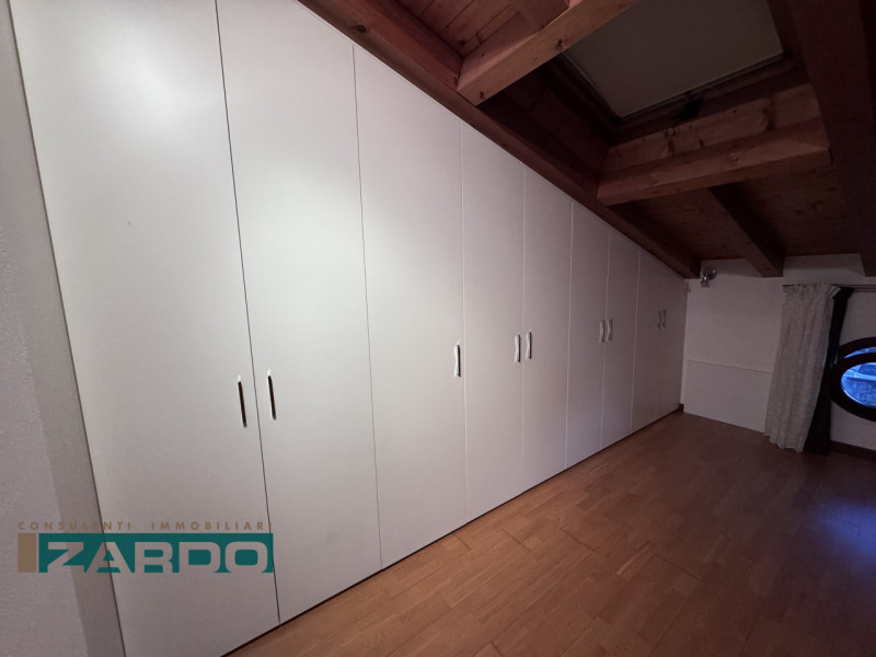 Rif. A-315 (per info 3409172184 | Nicolò)

Scoprite un'opportunità unica di vivere nella tranquil...