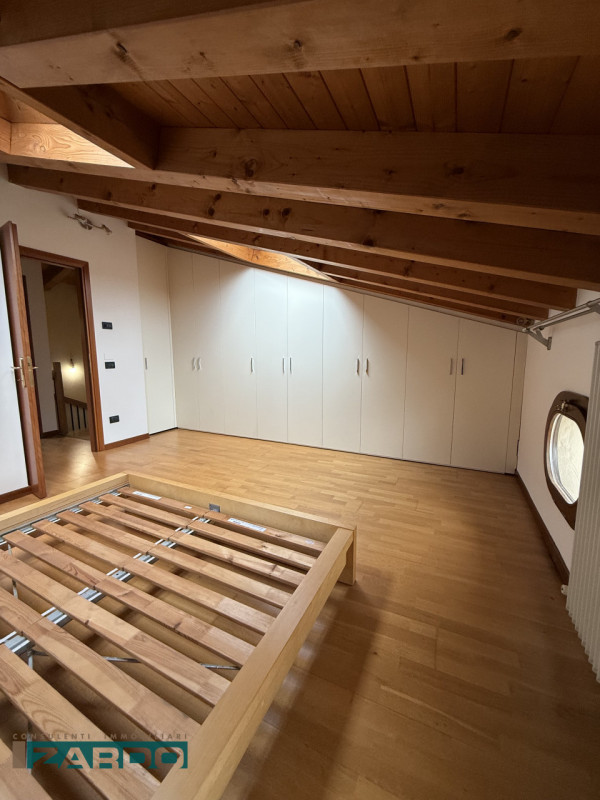 Rif. A-315 (per info 3409172184 | Nicolò)

Scoprite un'opportunità unica di vivere nella tranquil...