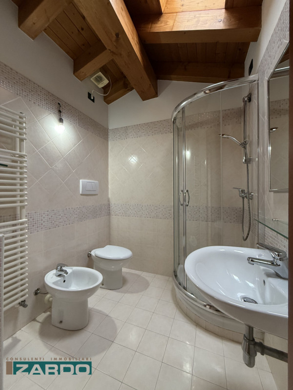 Rif. A-315 (per info 3409172184 | Nicolò)

Scoprite un'opportunità unica di vivere nella tranquil...