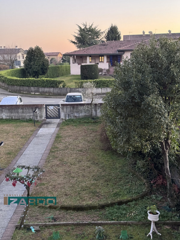 Rif. A-315 (per info 3409172184 | Nicolò)

Scoprite un'opportunità unica di vivere nella tranquil...