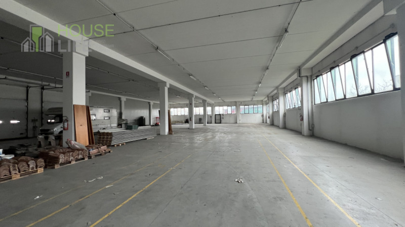 VERONA-MINERBE: Z.I. Capannone artigianale di 3.830 mq, suddivisa in un piano terra di 2.200 mq e...