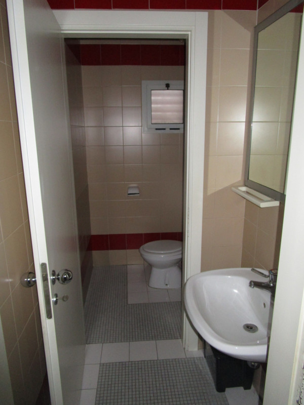 Peraga di Vigonza, locasi porzione di capannone di circa 320 mq. inclusi alcuni uffici. Primo pia...