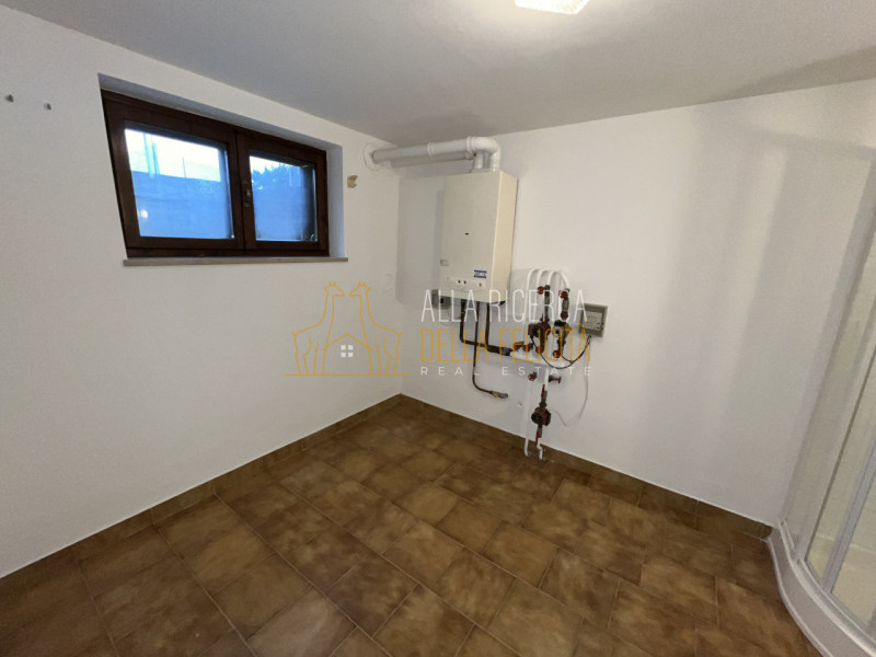 SCHIO - Giavenale: CASA A SCHIERA DI TESTA con tre camere, giardino, garage e 2 posti auto copert...