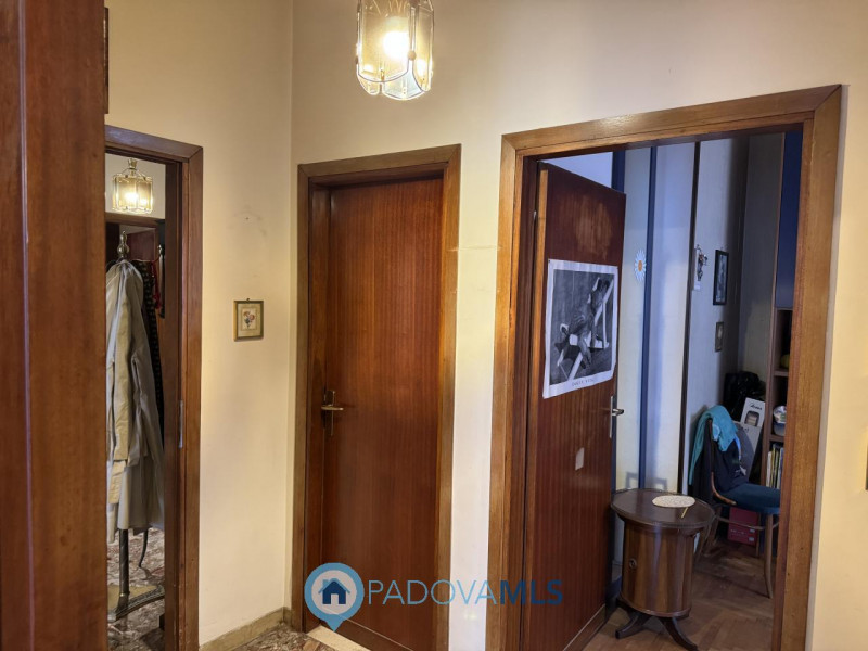 Immobile in esclusiva al Gruppo Padova MLS
Santissima Trinità quartiere Arcella (PD) vendesi appa...