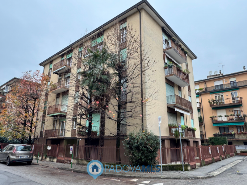 Immobile in esclusiva al Gruppo Padova MLS
Santissima Trinità quartiere Arcella (PD) vendesi appa...