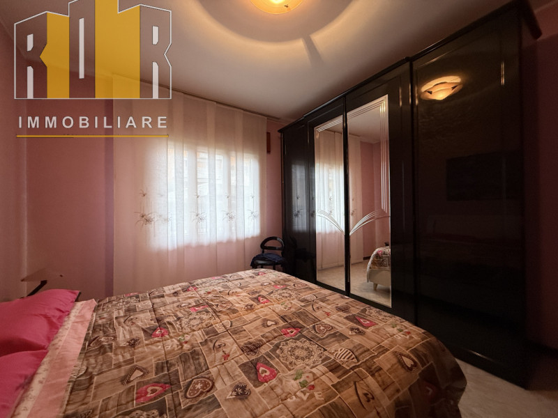 Appartamento con ingresso autonomo al piano terra ristrutturato negli anni '90, composto da ampio...