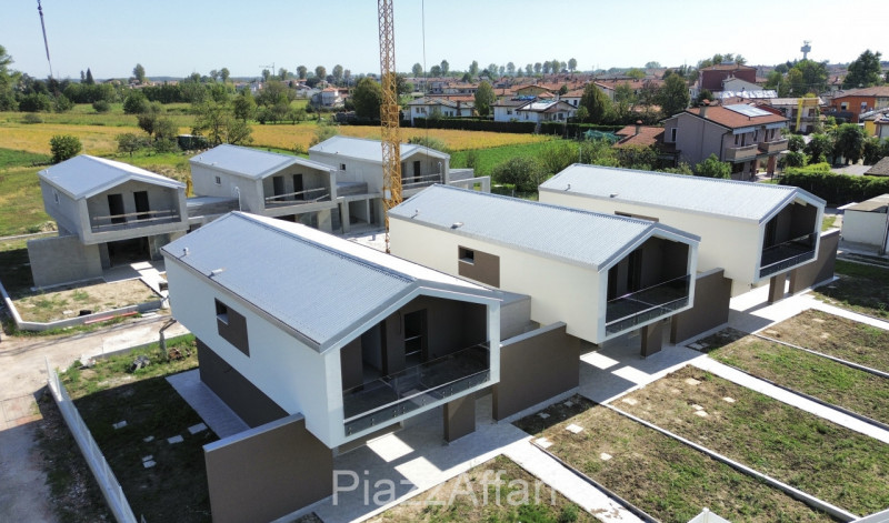 Classe energetica A4.
Nuovo design per un concetto moderno di abitazione.
Caratterizzato da ampi ...