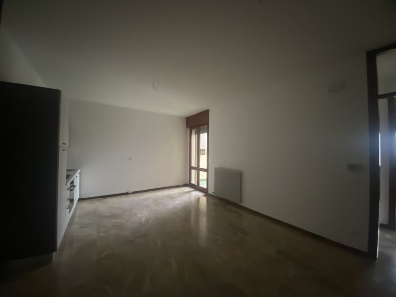 In zona centrale di Montegalda proponiamo appartamento con un ottima esposizione, arredato di cuc...