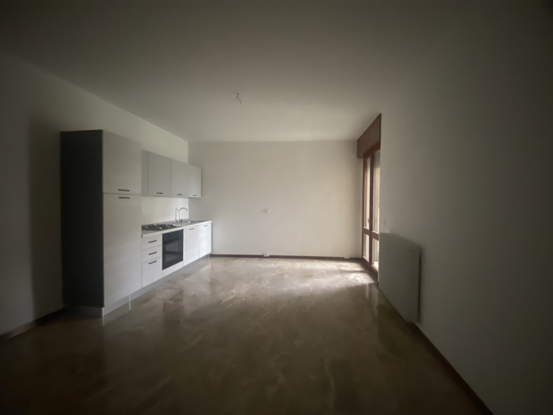 In zona centrale di Montegalda proponiamo appartamento con un ottima esposizione, arredato di cuc...