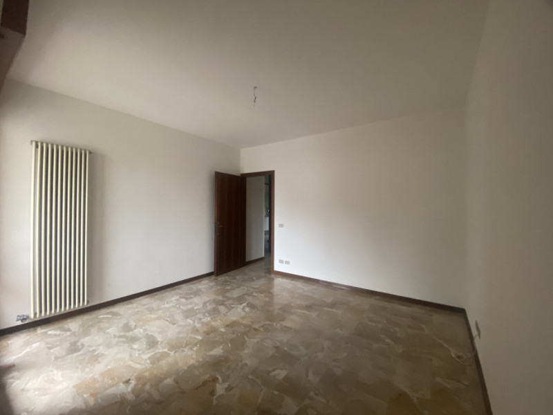 In zona centrale di Montegalda proponiamo appartamento con un ottima esposizione, arredato di cuc...