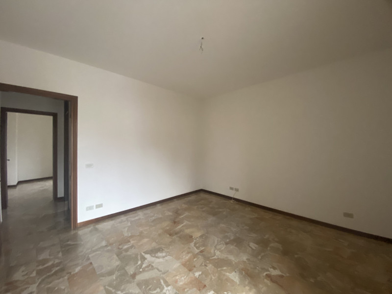 In zona centrale di Montegalda proponiamo appartamento con un ottima esposizione, arredato di cuc...