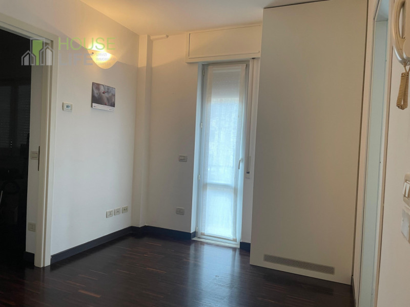 RECOARO TERME: In tranquillo contesto residenziale, APPARTAMENTO BICAMERE RISTRUTTURATO al primo ...