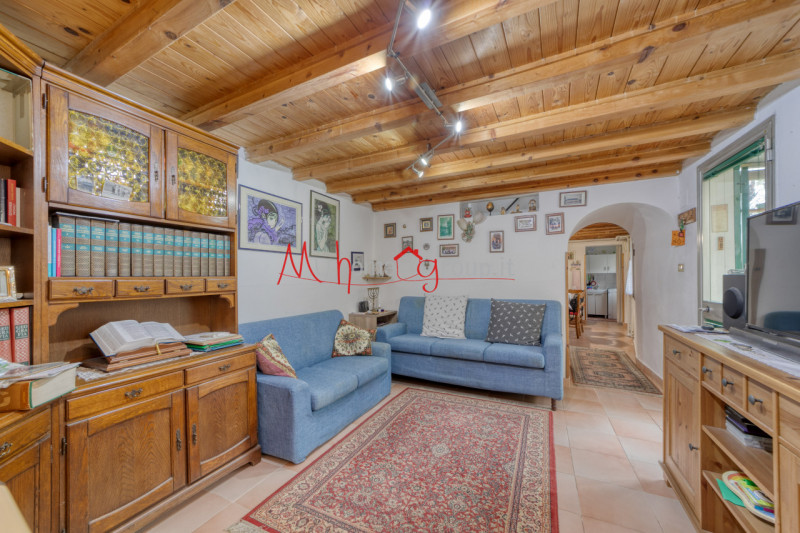 PALTANA: Porzione di Casa Accostata disposta su piano terra e primo composta di ingresso indipend...