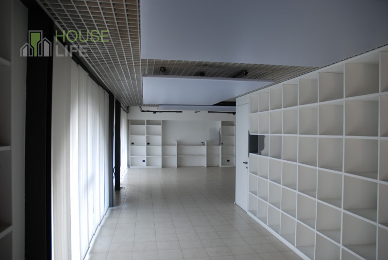 THIENE: VENDESI IMMOBILE A REDDITO con attività ben avviata. EURO 163.000 Per informazioni 0445.5...